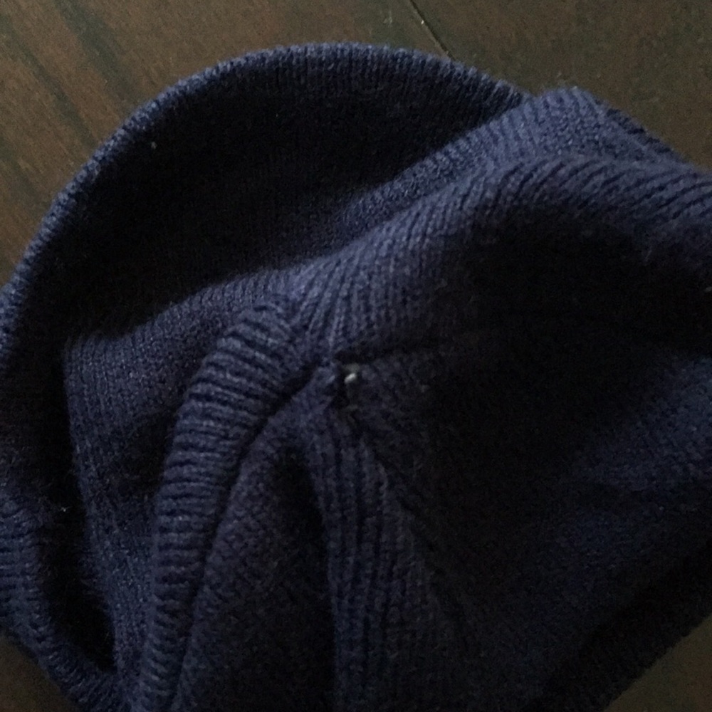 Navy beanie - Picture 5 of 5